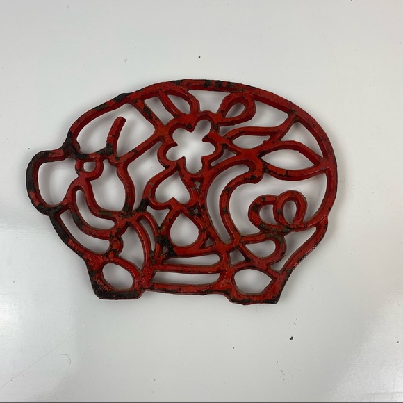 Pig Shaped Trivet Metal Footed Hot Plate Red Distressed Farmhouse Decor. - Picture 1 of 5